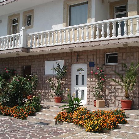 Family Hotel Zhelkovi - Olympia Kharmanli エクステリア 写真