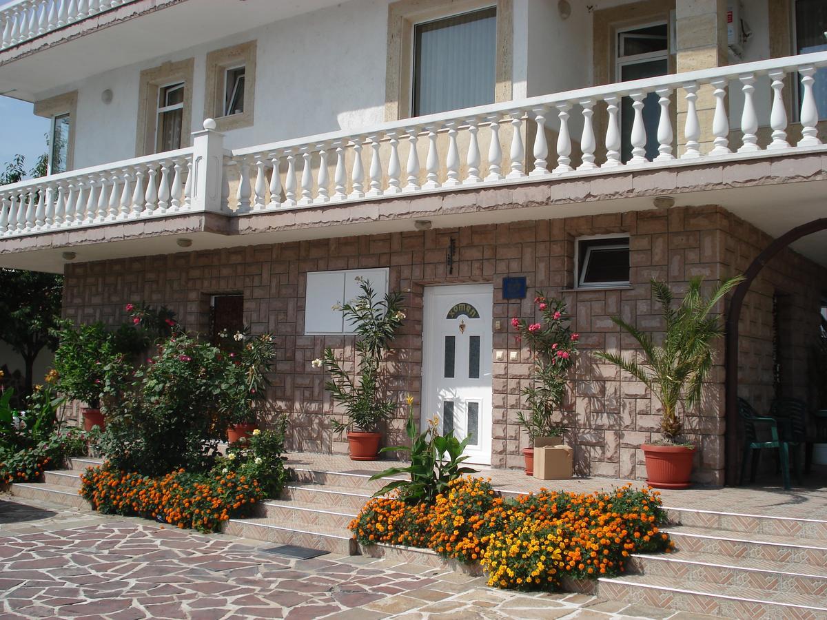 Family Hotel Zhelkovi - Olympia Kharmanli エクステリア 写真
