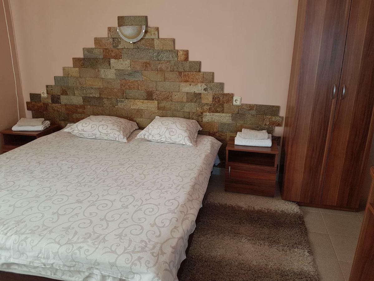 Family Hotel Zhelkovi - Olympia Kharmanli エクステリア 写真